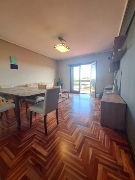 Departamentos, pisos y semipisos en Venta — Lavalle  2710
