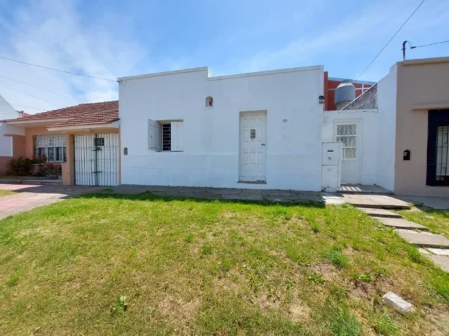 Casas, chalets en Alquiler — RAFAEL DE RIEGO 555