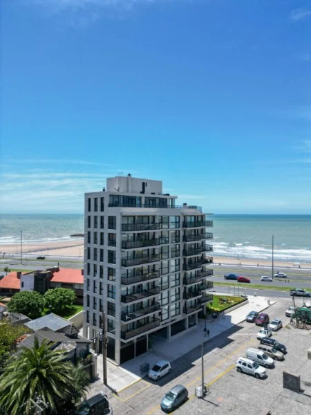 Departamentos, pisos y semipisos en Alquiler — Av. Félix U. Camet