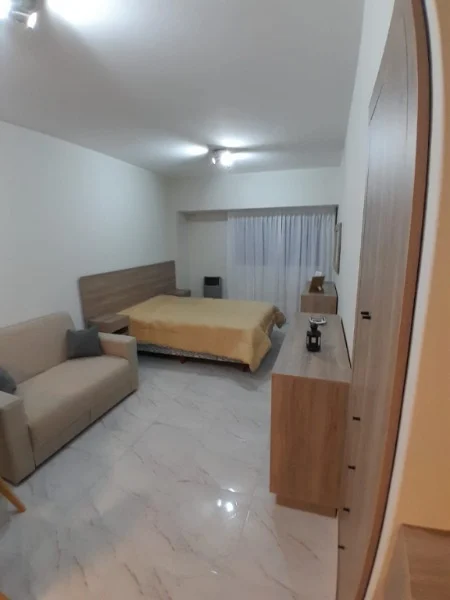 Departamentos, pisos y semipisos en Venta — Moreno 2550