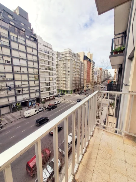 Departamentos, pisos y semipisos en Venta — AV. COLÓN 1742