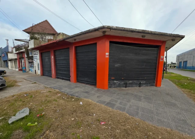 Locales en Venta — Labarden 12