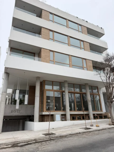 Departamentos, pisos y semipisos en Venta — Bernardo de Irigoyen y Saavedra