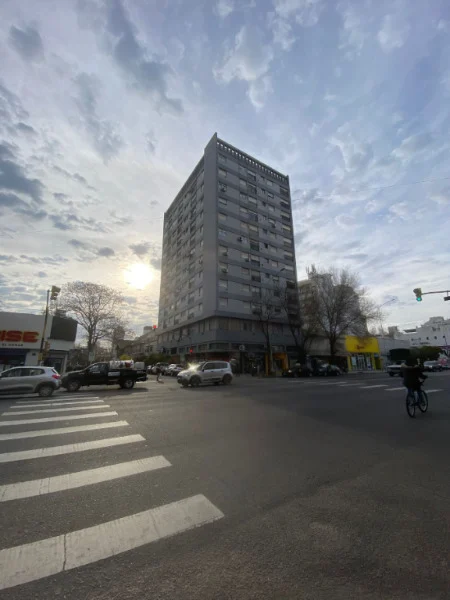 Departamentos, pisos y semipisos en Venta — Moreno 3200