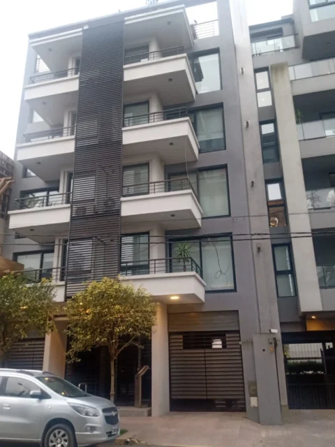 Departamentos, pisos y semipisos en Venta — San Lorenzo 1600