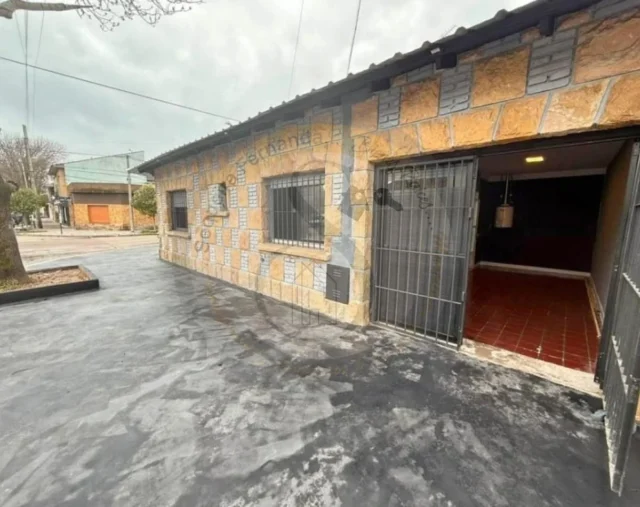 Casas, chalets en Venta — Alberti 4300