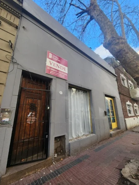 Casas, chalets en Venta — Falucho 2600
