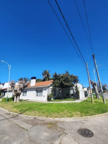 Casas, chalets en Venta — San Salvador  6100
