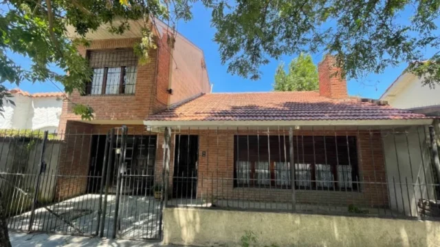 Casas, chalets en Venta — Unamuno 44