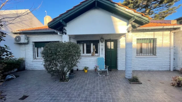 Casas, chalets en Venta — Benedetto Crocce 2742