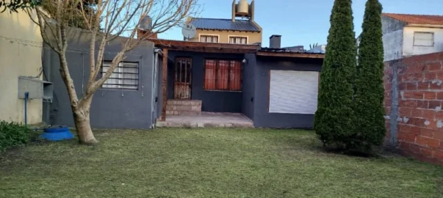 Casas, chalets en Alquiler por Día — Santa Maria de Oro 3743