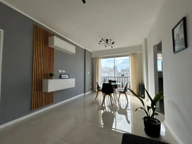 Departamentos, pisos y semipisos en Venta — Entre rios 2319