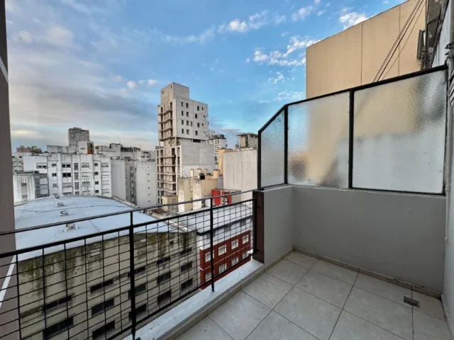 Departamentos, pisos y semipisos en Venta — Moreno 2300
