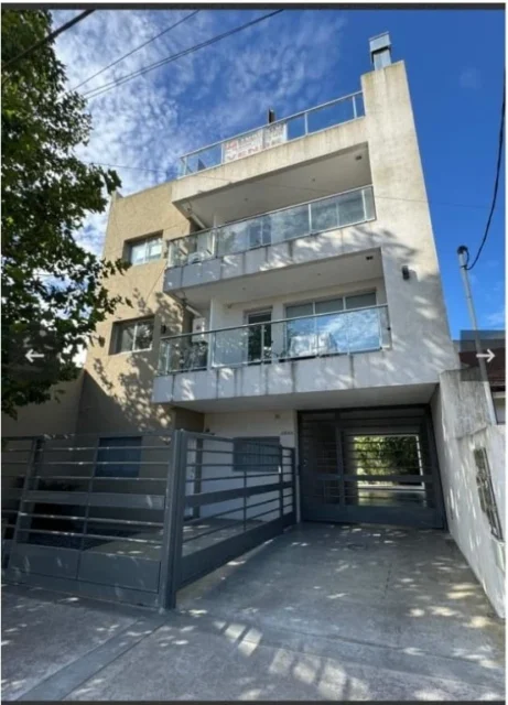 Departamentos, pisos y semipisos en Venta — Necochea 4900