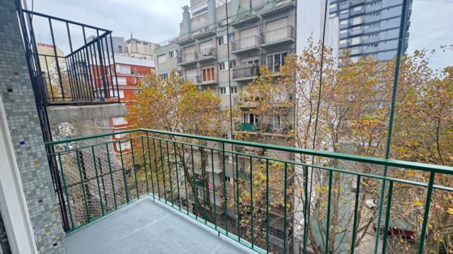 Departamentos, pisos y semipisos en Venta — Alsina 2500