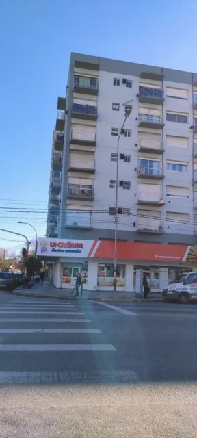 Departamentos, pisos y semipisos en Alquiler — Avellaneda 3200