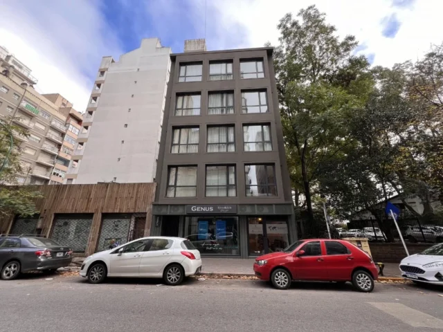 Departamentos, pisos y semipisos en Venta — CORRIENTES 2400