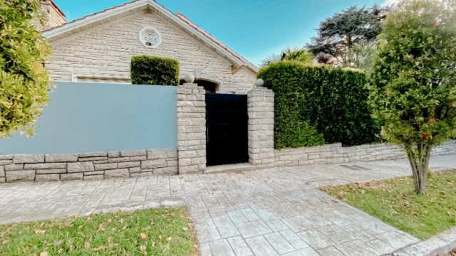 Casas, chalets en Venta — Garay 640