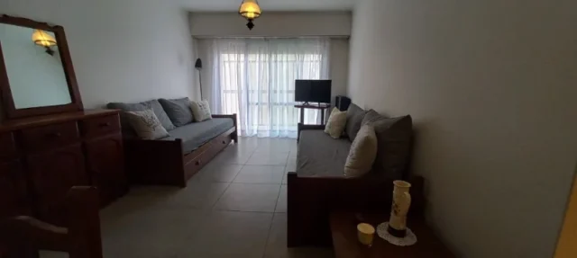 Departamentos, pisos y semipisos en Alquiler por Día — Avenida luro 2500