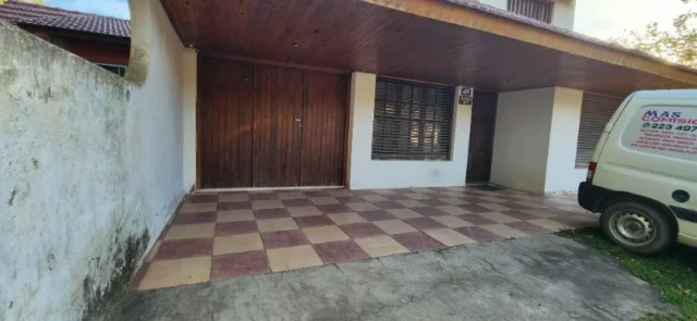 Casas, chalets en Venta — Bariloche 374