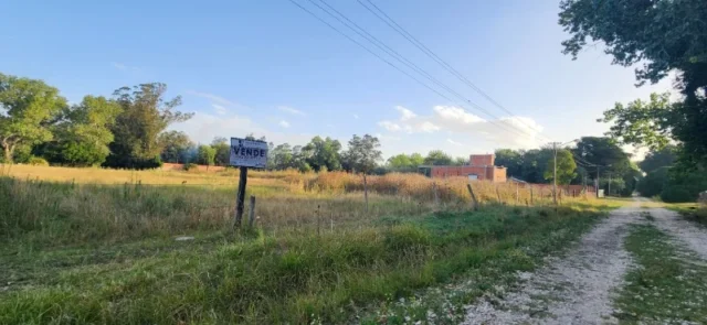 Lotes y terrenos en Venta — 4CH3+72 Camet