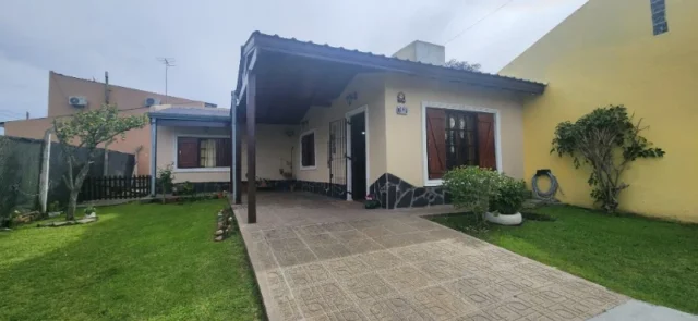 Casas, chalets en Venta — La Laura 3428