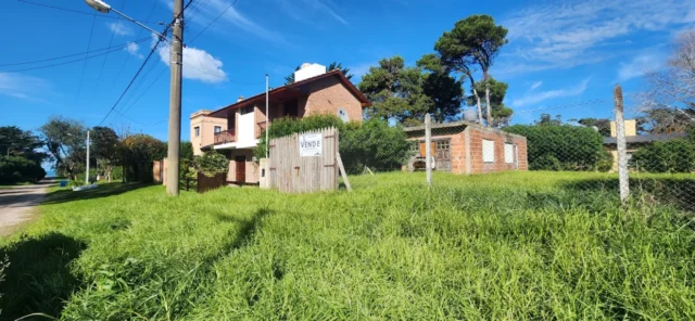 Lotes y terrenos en Venta — C. 497 570