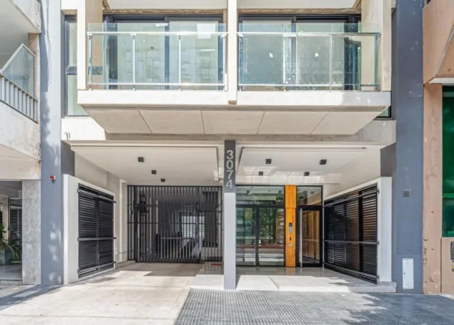 Departamentos, pisos y semipisos en Venta — Av. Colon 3000
