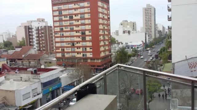 Departamentos, pisos y semipisos en Venta — Bolívar 3200