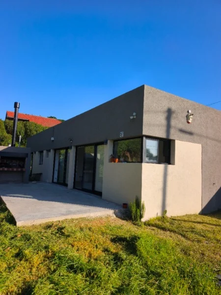 Casas, chalets en Alquiler — CORBETA URUGUAY 5056