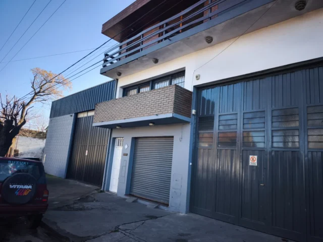 Departamentos, pisos y semipisos en Alquiler — Alte. Brown 5755