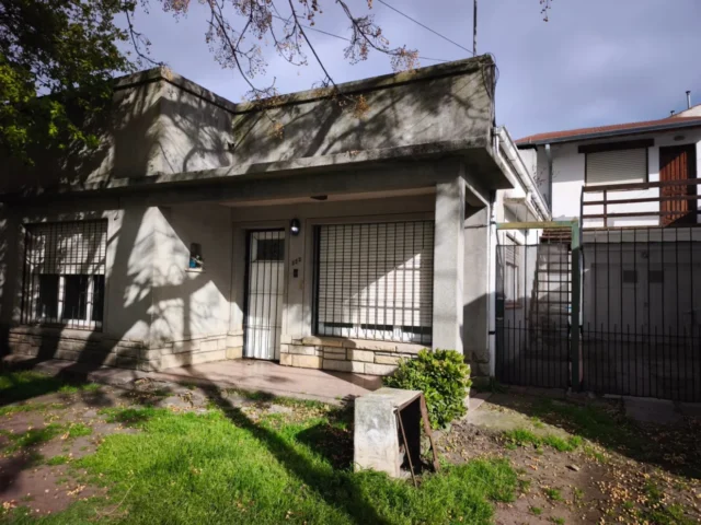PH en Alquiler — Uruguay 323