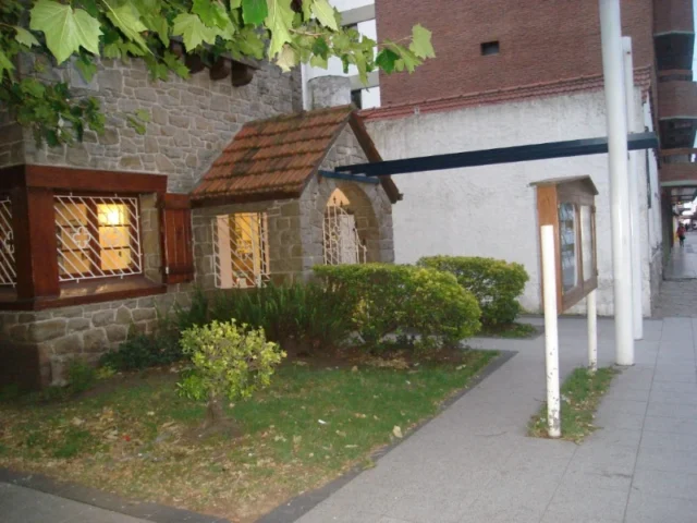 Locales en Venta — Independencia 895